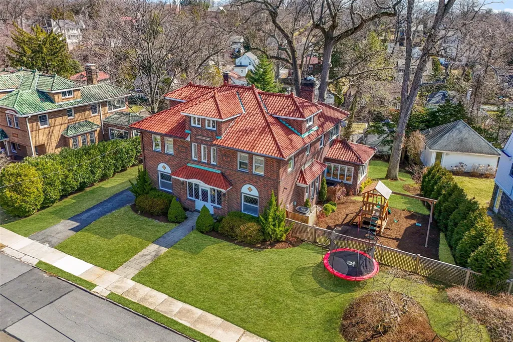 40 Benedict Place Pelham NY 10803