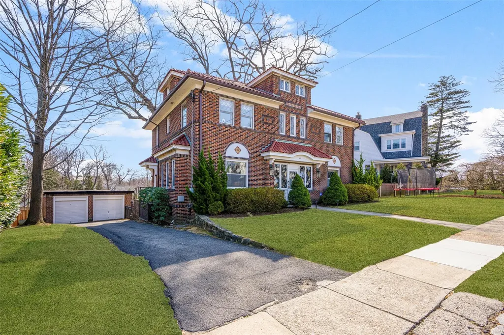 40 Benedict Place Pelham NY 10803