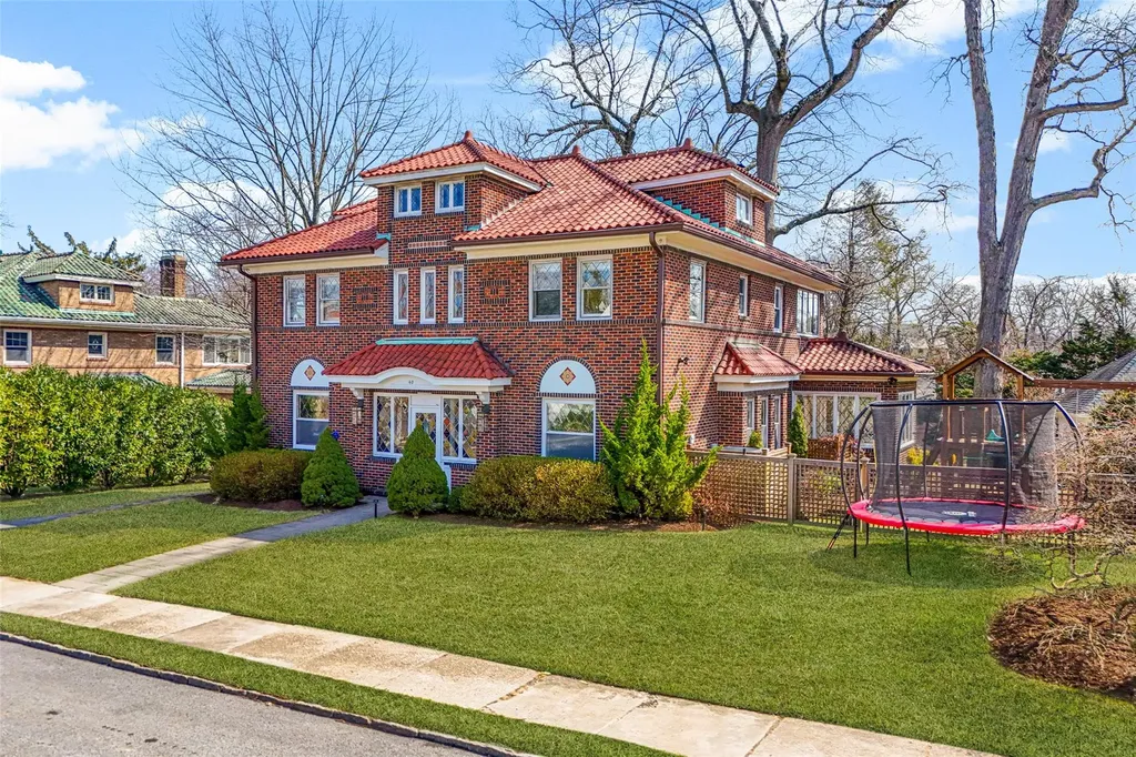 40 Benedict Place Pelham NY 10803