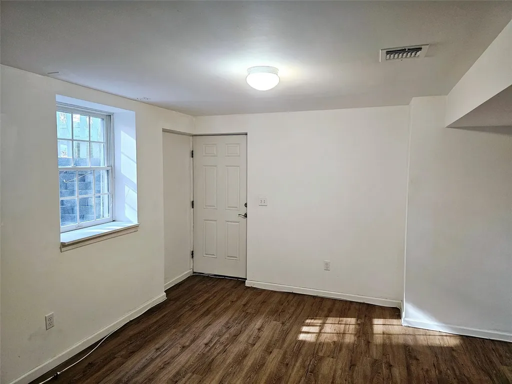 176 Beaver Dam Road Brookhaven NY 11719