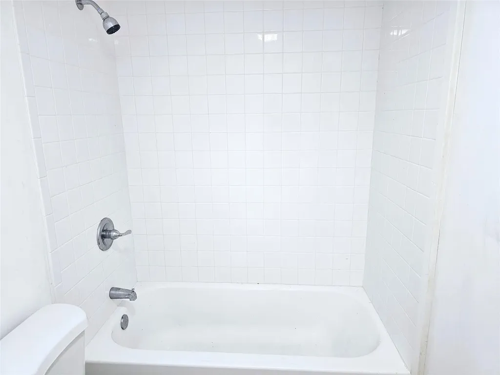 176 Beaver Dam Road Brookhaven NY 11719