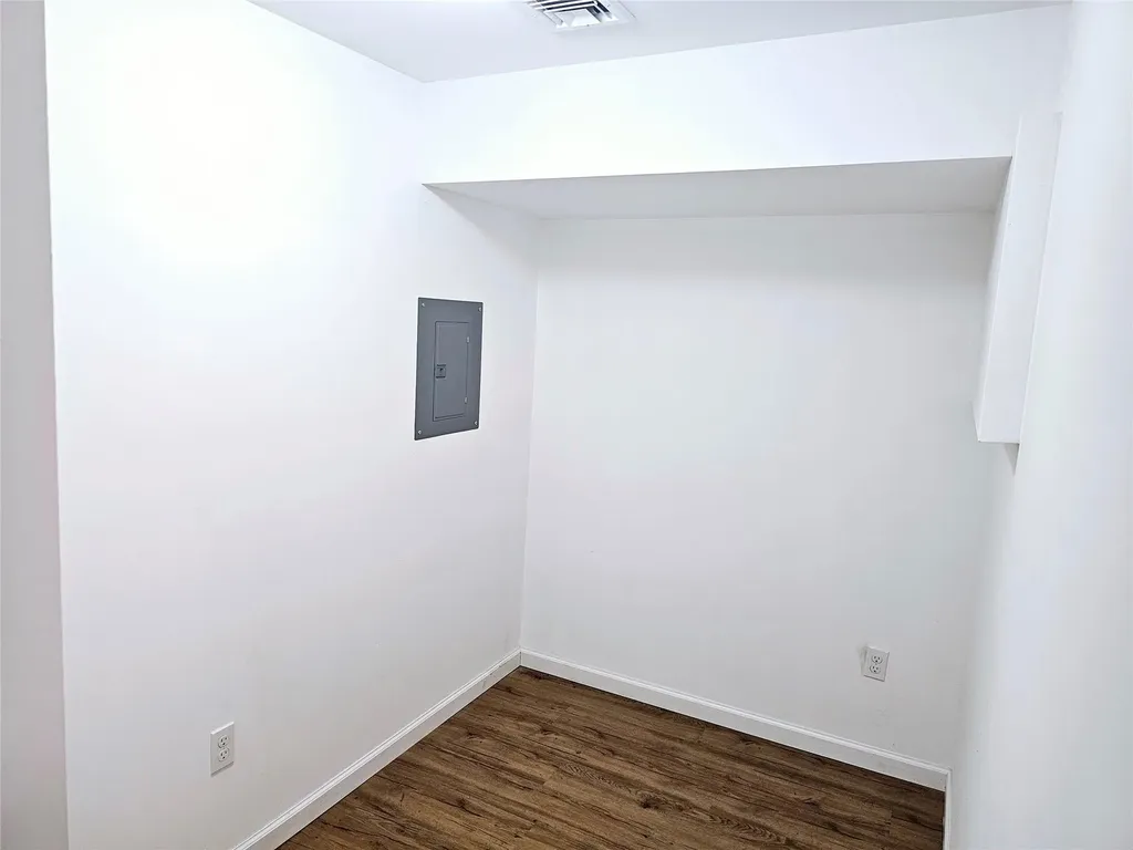176 Beaver Dam Road Brookhaven NY 11719