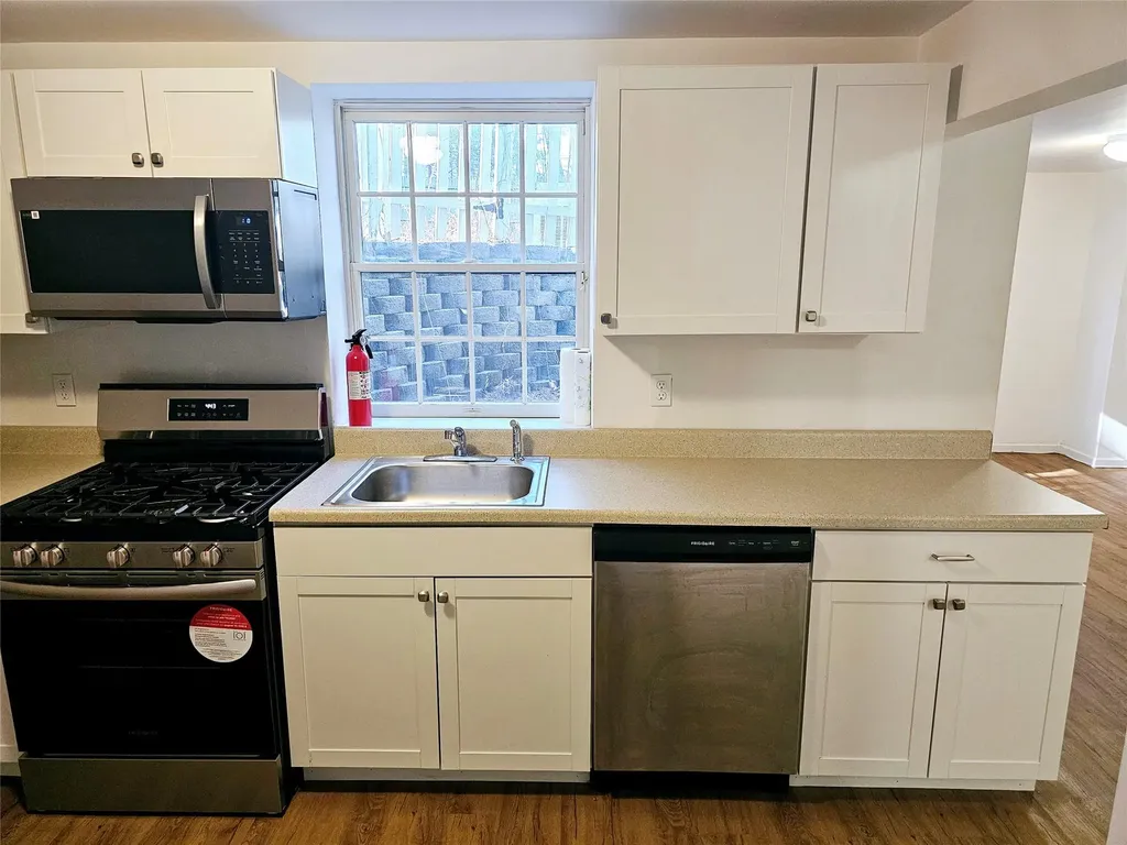 176 Beaver Dam Road Brookhaven NY 11719