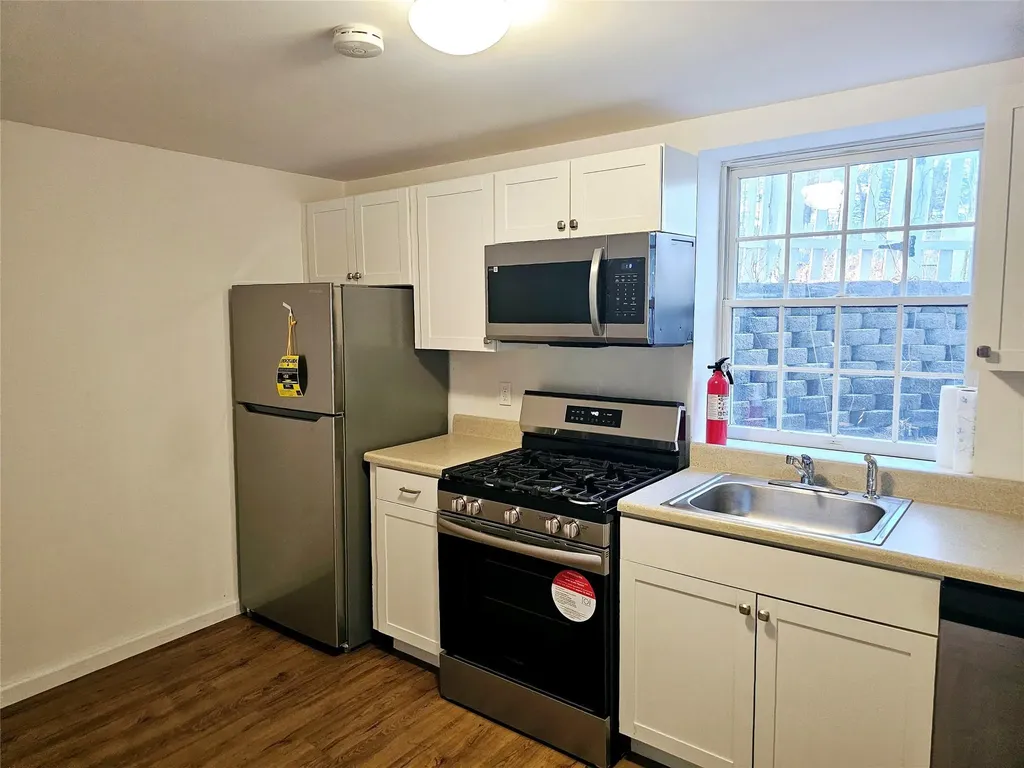 176 Beaver Dam Road Brookhaven NY 11719