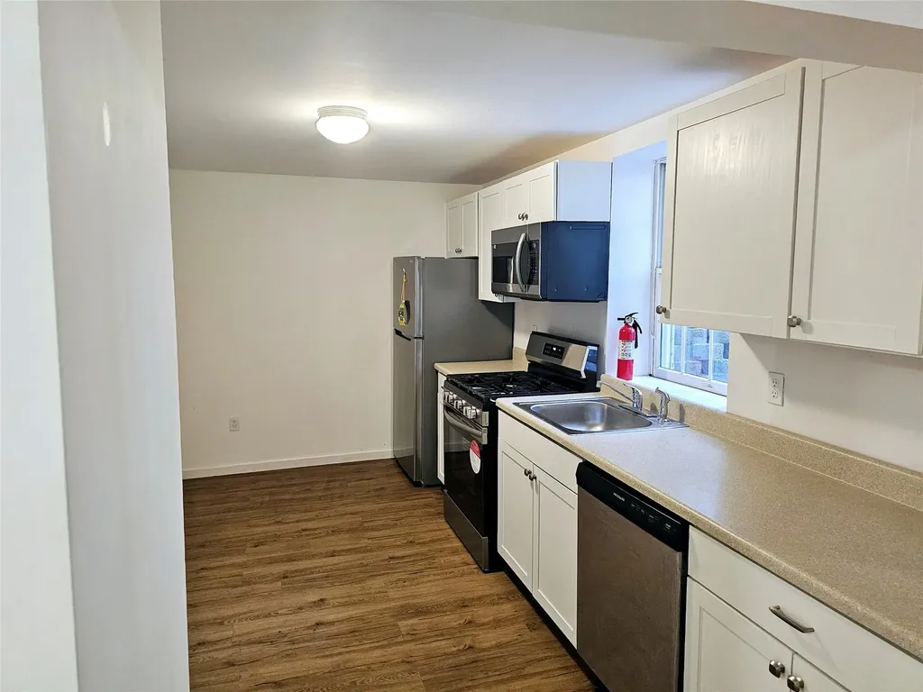176 Beaver Dam Road Brookhaven NY 11719