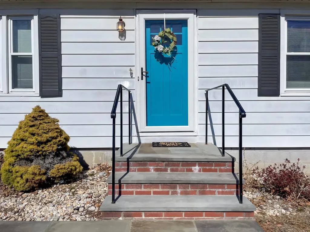 17 Dorliss Drive Poughkeepsie NY 12603