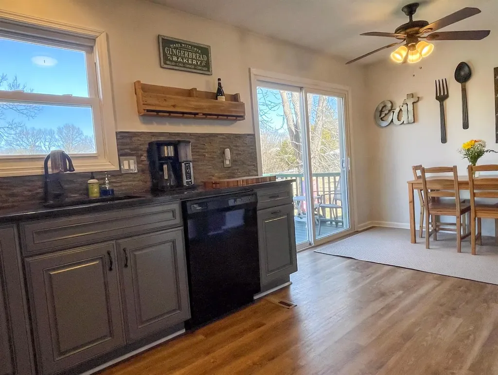 17 Dorliss Drive Poughkeepsie NY 12603