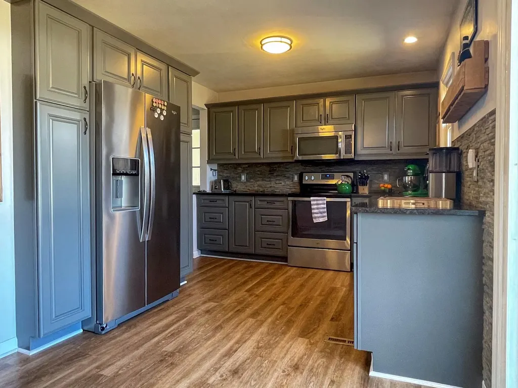 17 Dorliss Drive Poughkeepsie NY 12603