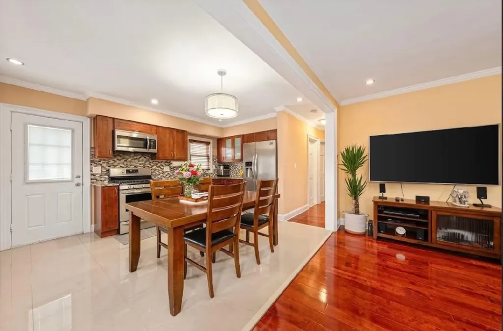 36 Westend Avenue Valley Stream NY 11580
