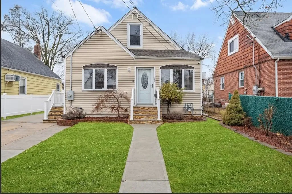 36 Westend Avenue Valley Stream NY 11580