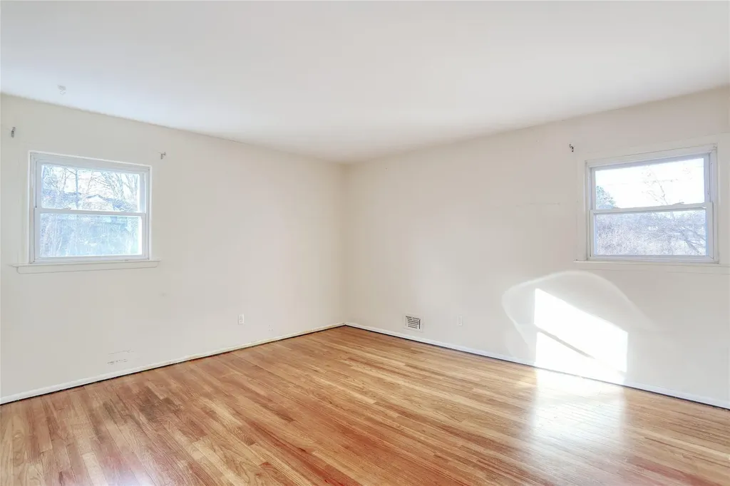 6 Robert Place Nanuet NY 10954