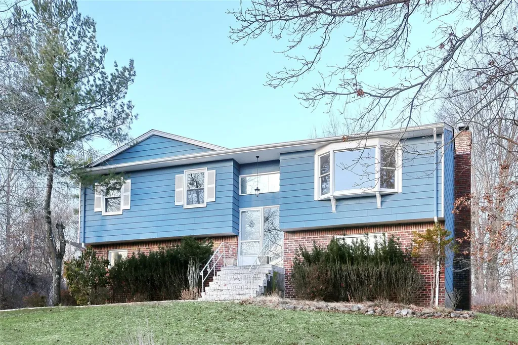6 Robert Place Nanuet NY 10954