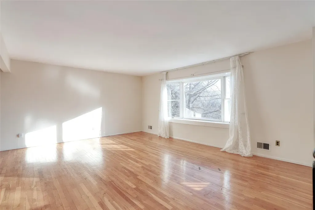 6 Robert Place Nanuet NY 10954