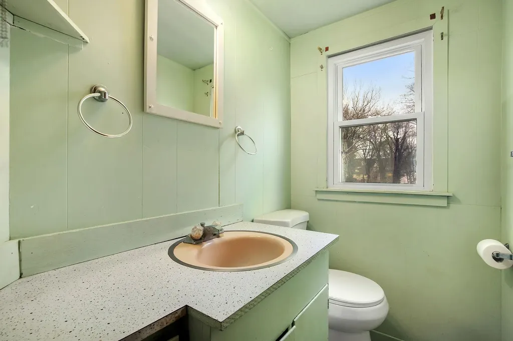 882 King Street Peekskill NY 10566