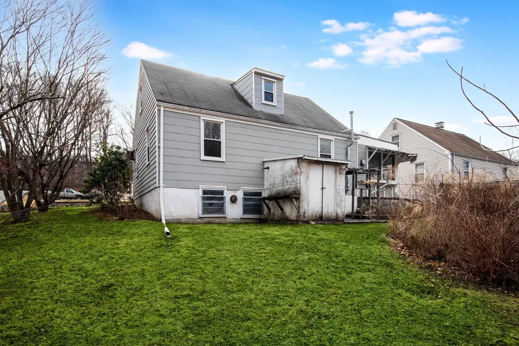 882 King Street Peekskill NY 10566