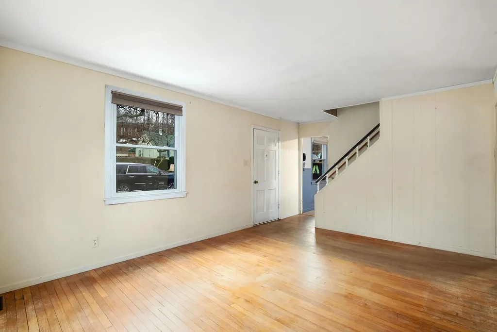 882 King Street Peekskill NY 10566