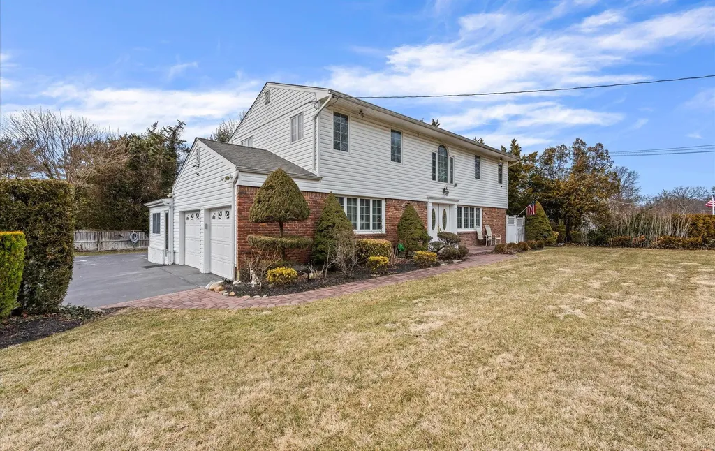282 Terry Road Smithtown NY 11787