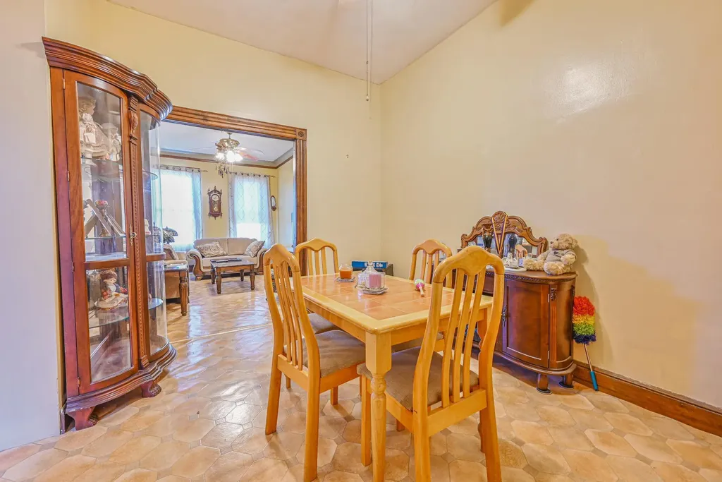 124 Shepherd Avenue Brooklyn NY 11208