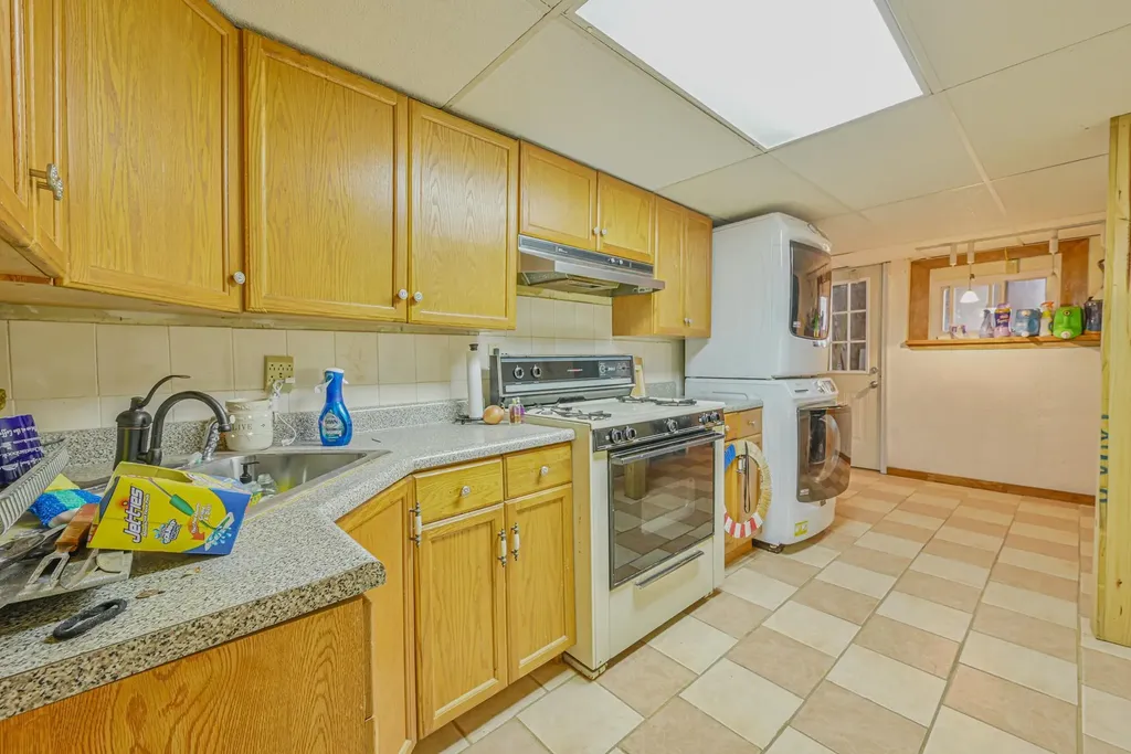 124 Shepherd Avenue Brooklyn NY 11208