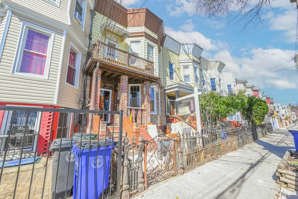 124 Shepherd Avenue Brooklyn NY 11208