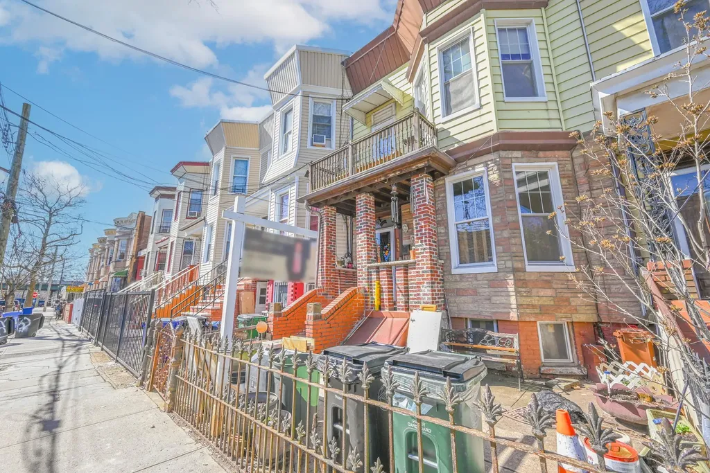 124 Shepherd Avenue Brooklyn NY 11208
