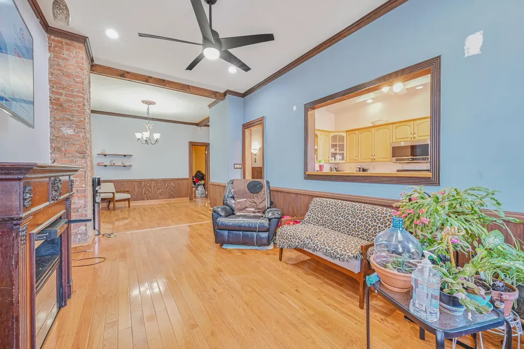 124 Shepherd Avenue Brooklyn NY 11208