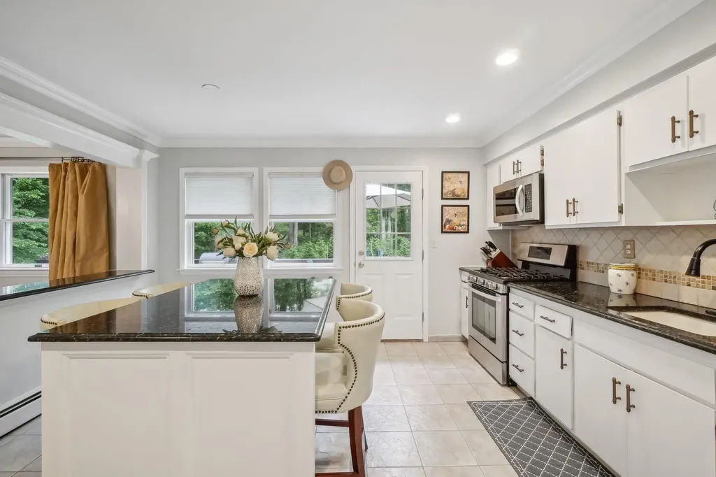 21 Wachs Way Valley Cottage NY 10989