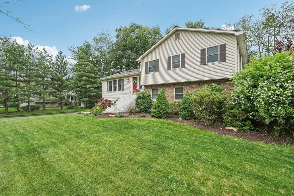 21 Wachs Way Valley Cottage NY 10989