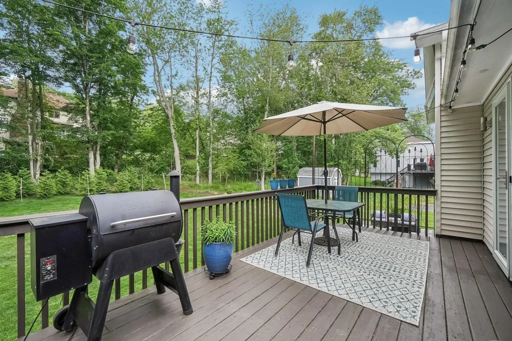 21 Wachs Way Valley Cottage NY 10989