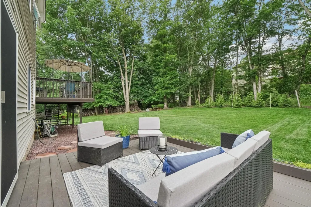21 Wachs Way Valley Cottage NY 10989