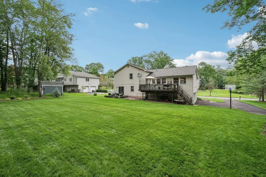 21 Wachs Way Valley Cottage NY 10989
