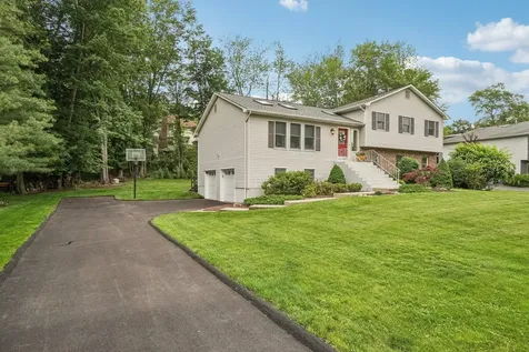 21 Wachs Way Valley Cottage NY 10989