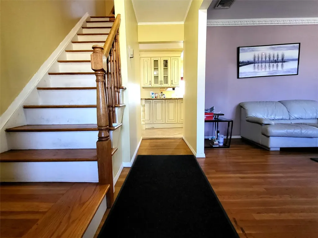 3 Eden Drive Stony Brook NY 11790