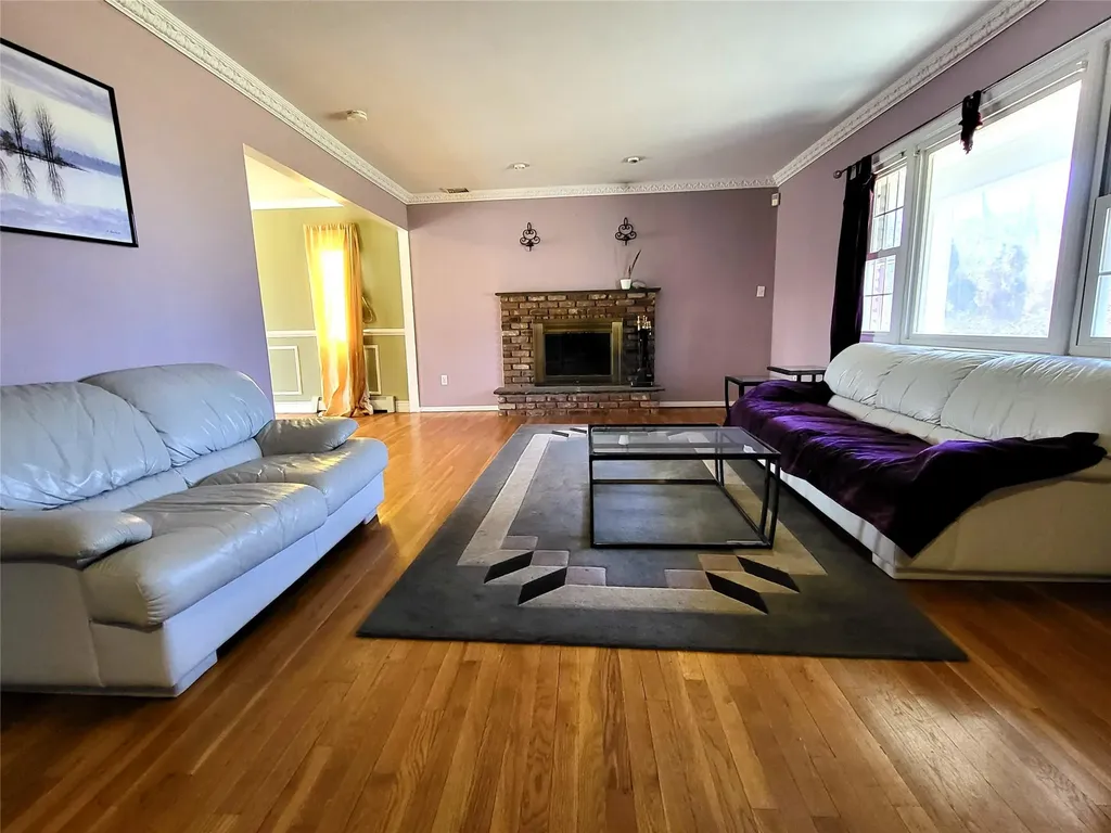 3 Eden Drive Stony Brook NY 11790