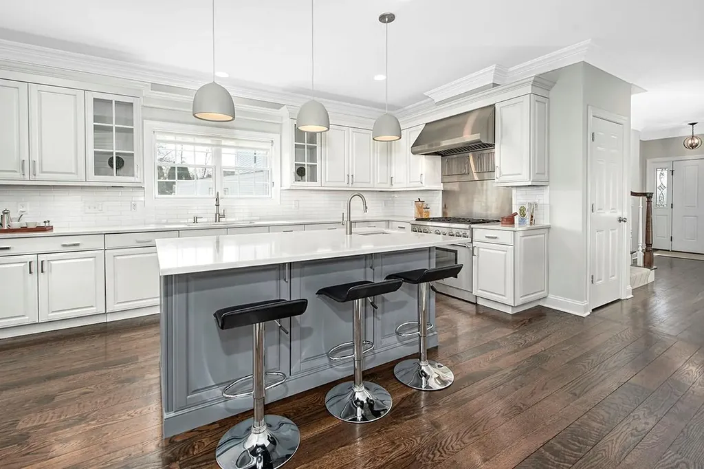 433 Melbourne Avenue Mamaroneck NY 10543