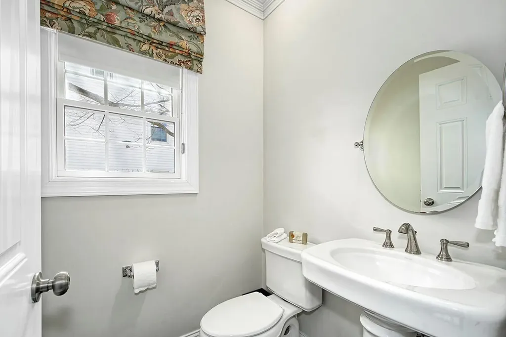 433 Melbourne Avenue Mamaroneck NY 10543