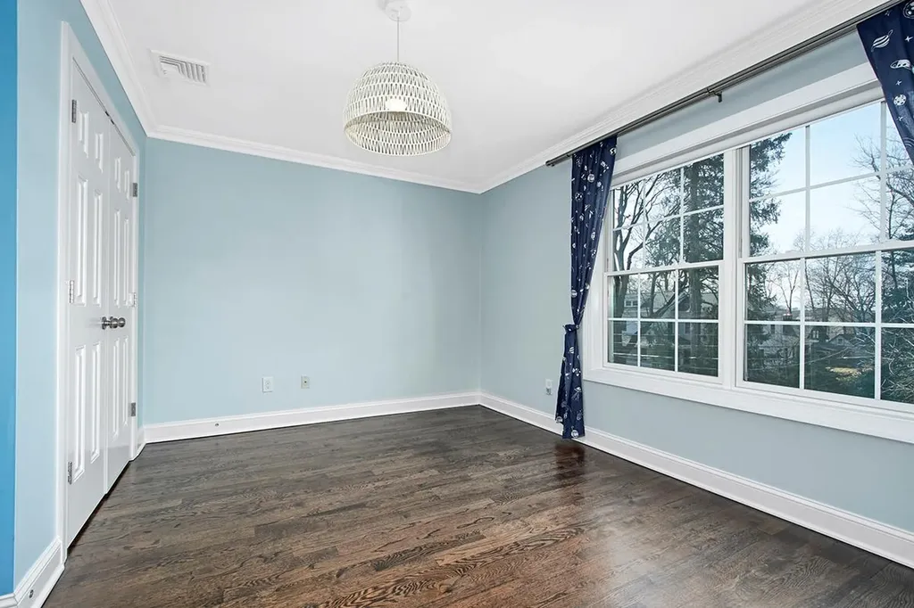 433 Melbourne Avenue Mamaroneck NY 10543