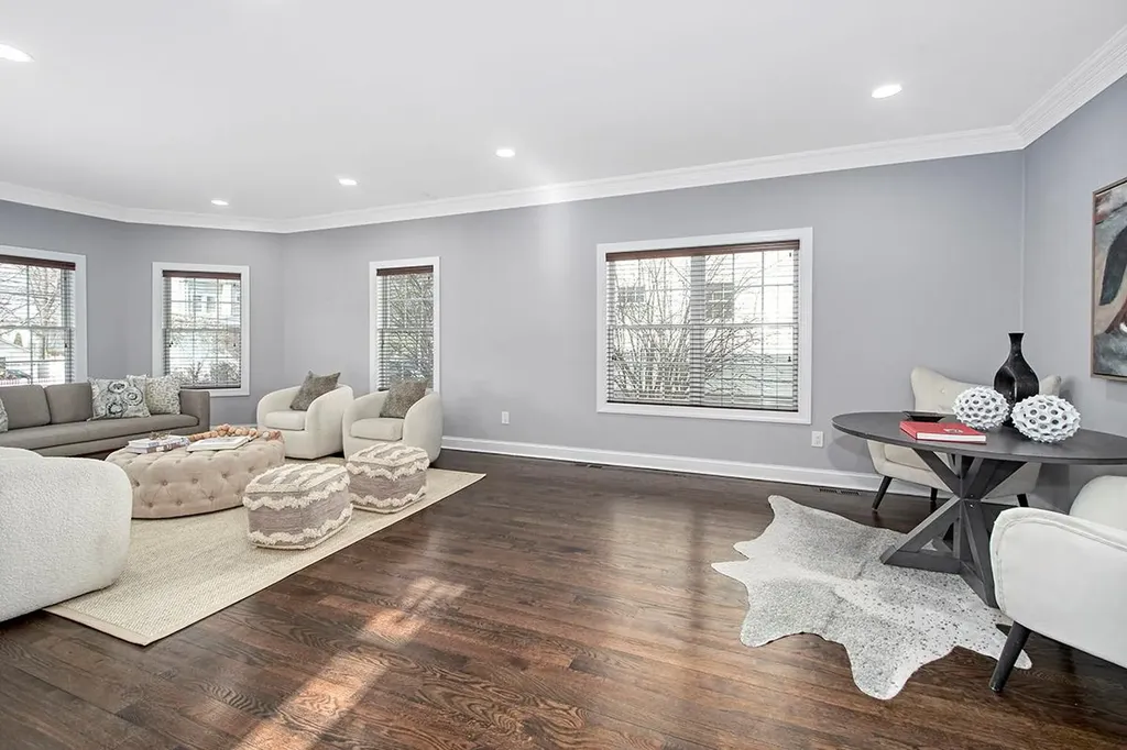 433 Melbourne Avenue Mamaroneck NY 10543