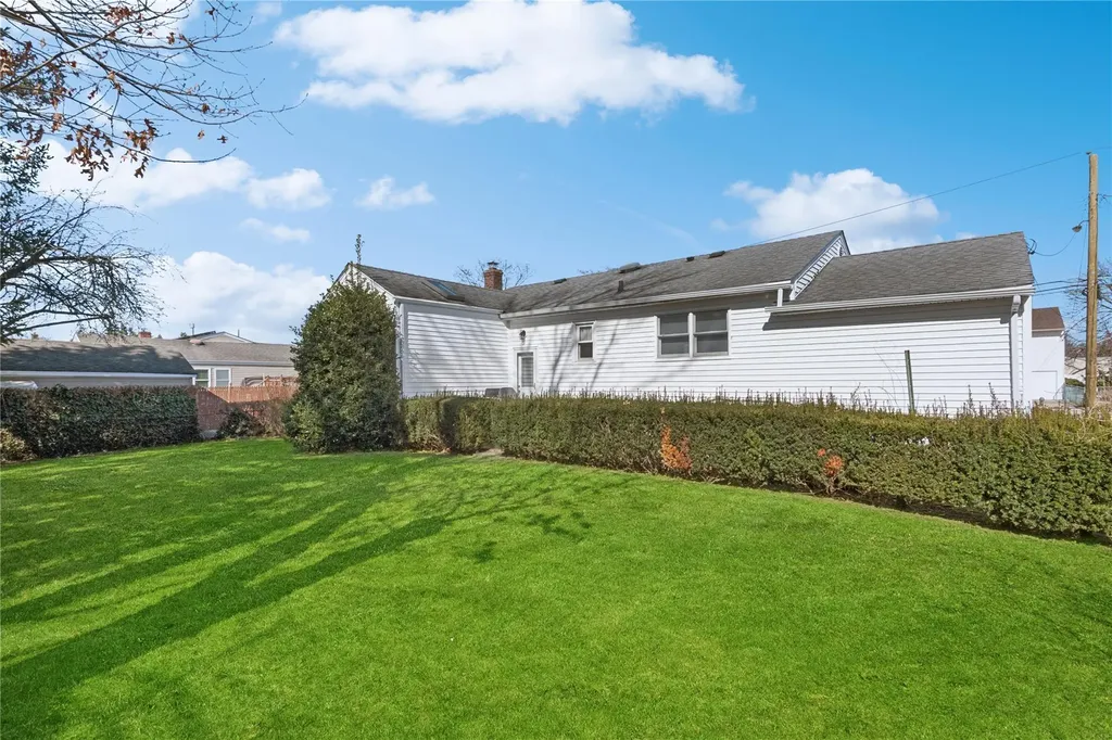 1457 9th Street West Babylon NY 11704