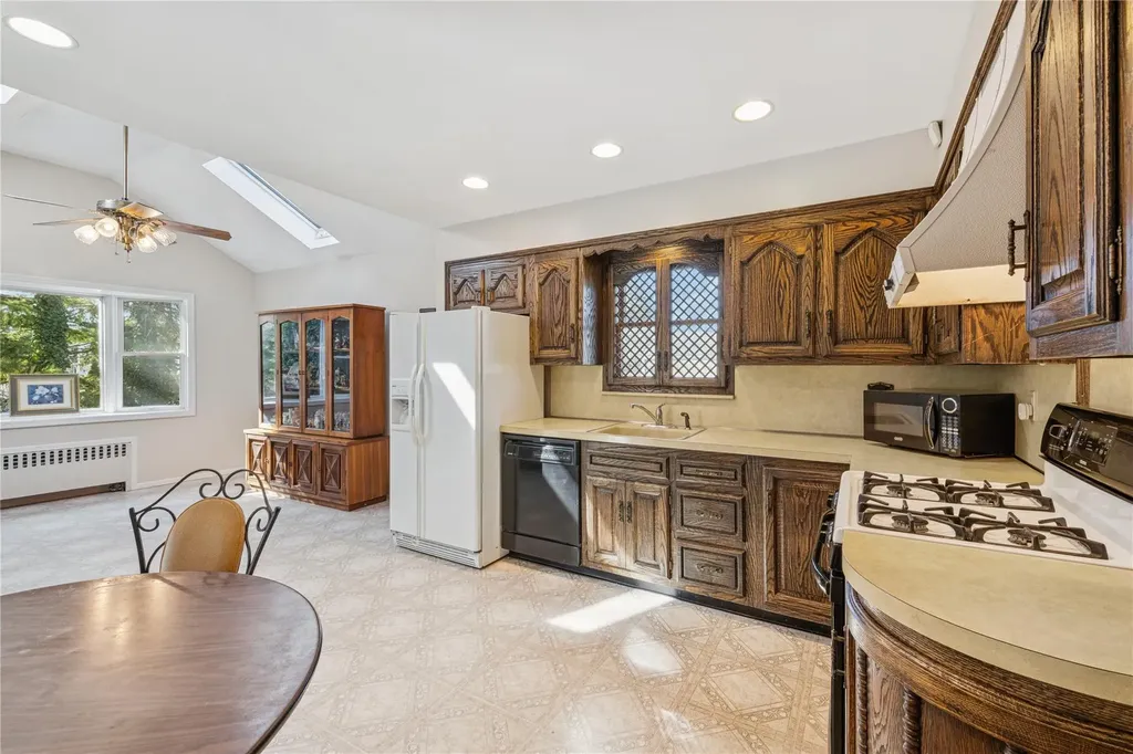 1457 9th Street West Babylon NY 11704