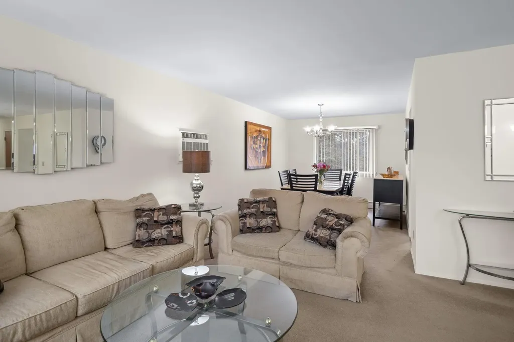 25a Winthrop Drive Woodbury NY 11797