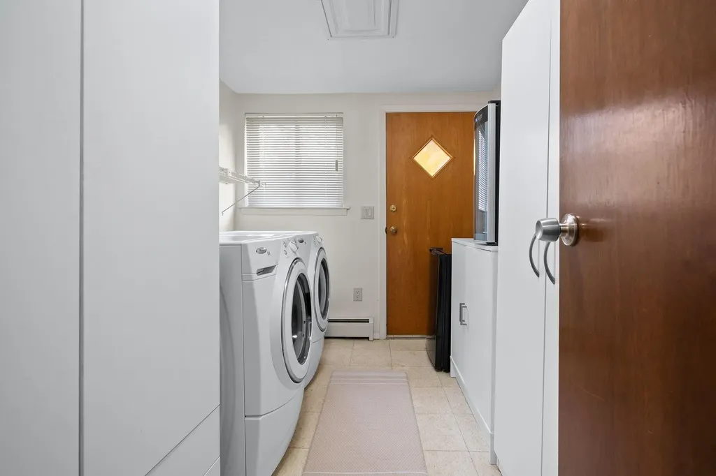 25a Winthrop Drive Woodbury NY 11797