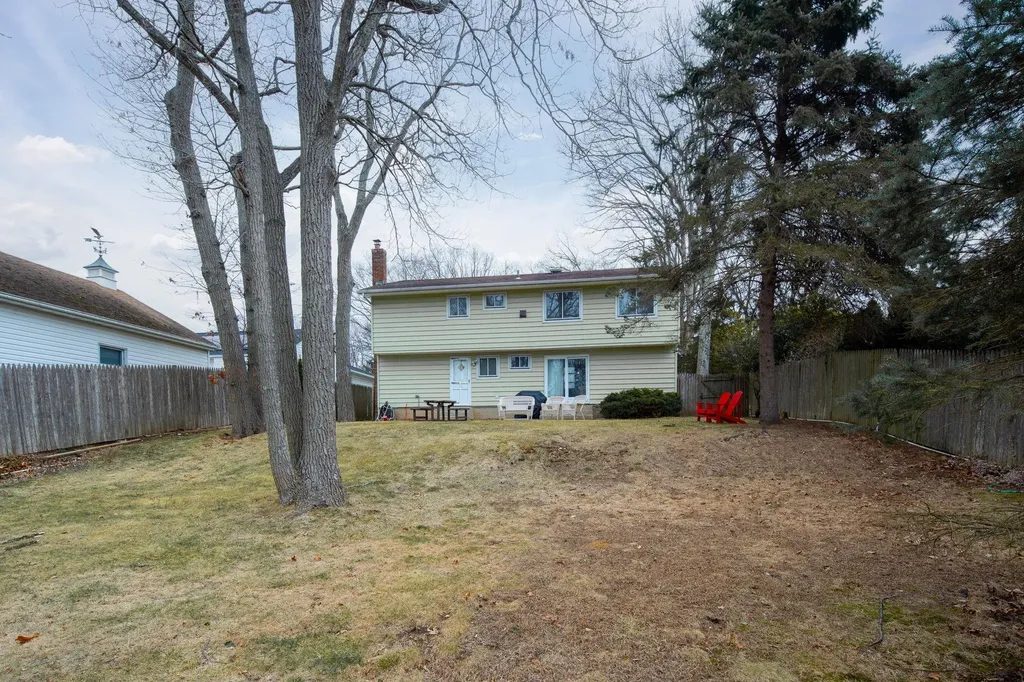25a Winthrop Drive Woodbury NY 11797