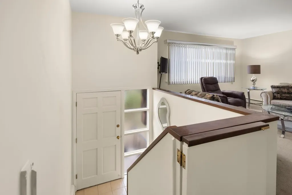 25a Winthrop Drive Woodbury NY 11797