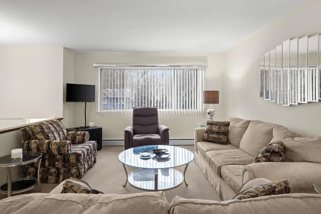 25a Winthrop Drive Woodbury NY 11797