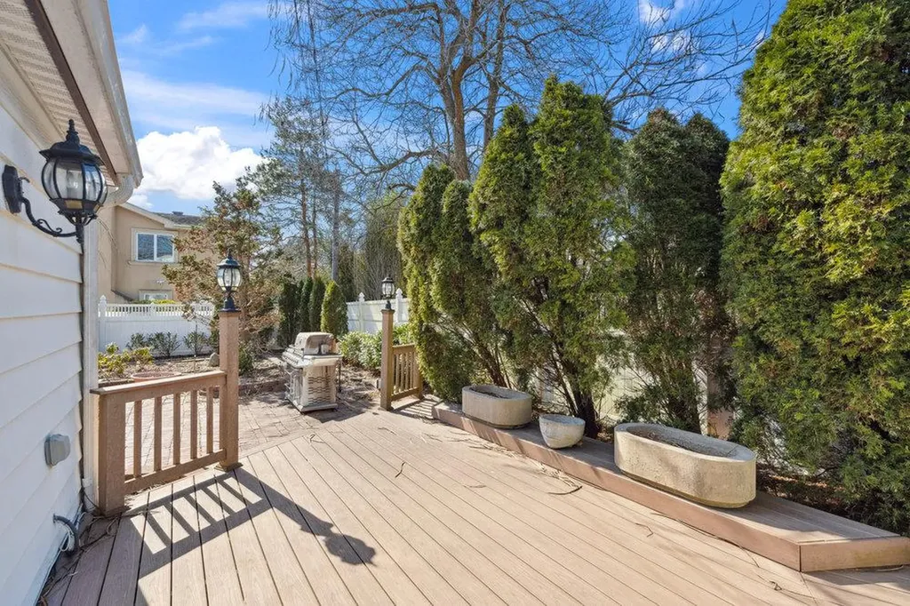 19 Livingston Avenue Jericho NY 11753