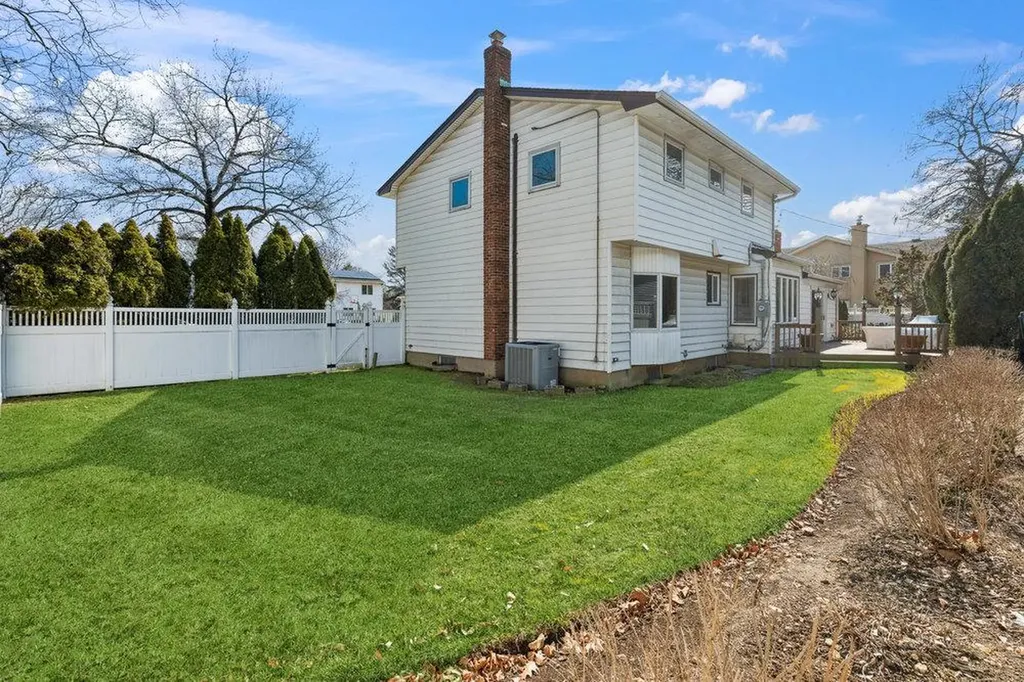 19 Livingston Avenue Jericho NY 11753