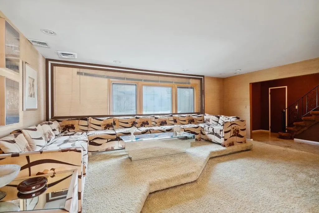 19 Livingston Avenue Jericho NY 11753