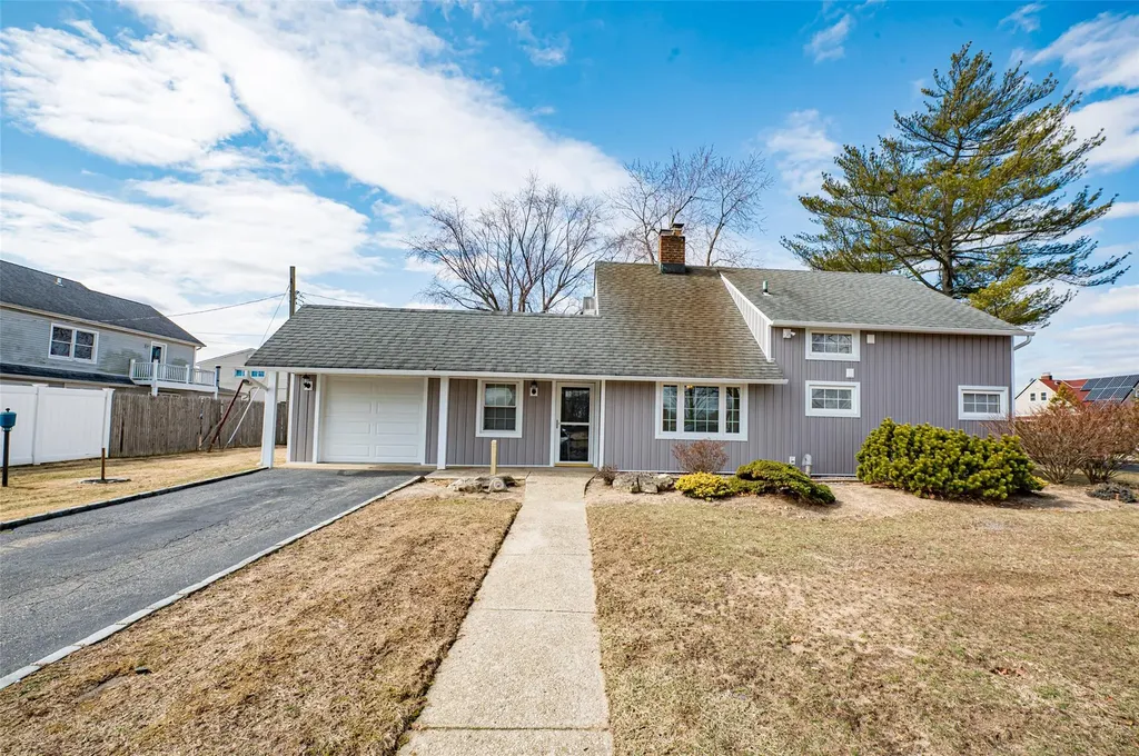 351 Duckpond Drive E Wantagh NY 11793