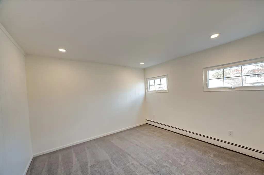 351 Duckpond Drive E Wantagh NY 11793